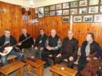 Vali Harput, esnafla sohbet edip, aşıkları dinledi