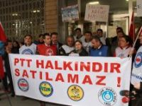 PTT çalışanları iş bıraktı, kurum önünde halay çekti