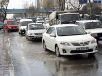 Bursa’da 5 dakikalık yağmur zor anlar yaşattı