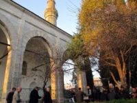 Tarihi camide pazar kahvaltısı geleneği sürüyor