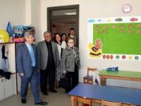 Oğlu tarafından adına yaptırılan okulda öğrencilerle buluştu