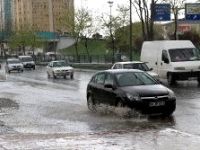 Yağışlı hava Bursa’da hayatı olumsuz etkiliyor