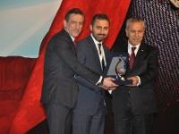 Bülent Arınç, seçim bölgesi Bursa'da çözüm sürecine ilişkin değerlendirmelerde bulundu.