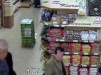 Simav'da alıveriş merkezinden hırsızlık güvenlik kamerasına takıldı