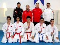 Bursalı karateciler 5 madalya ile döndü