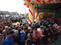 Yapı marketi devi bauMax  Eskişehir'de!