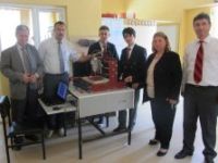 Orhangazi Teknik ve Endüstri Meslek Lisesi'nden Masa Üstü 3 Eksenli CNC Tezgahı