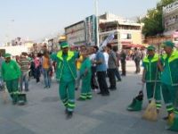 1 Mayıs törenine çöpçünün dansı damga vurdu