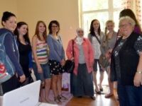 Alman gençler kayınvalidesine bile bakan Türkler'e hayran kaldı