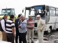 İşçi servisi beton mikserine arkadan çarptı: 11 yaralı
