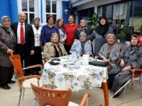 Mudanya'da 65 yaş üstü anneler kahvaltıda buluştu