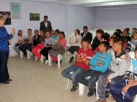 Dr. Berna Bozca, kenenin kesinlikle çıplak elle dokunulmamalı.