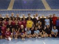 Bayan Hentbol Milli Takımı şampiyona hazırlıklarına devam ediyor