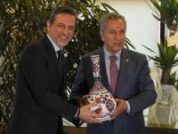 Bülent Arınç, BTSO Başkanı İbrahim Burkay'ı ziyaret etti.