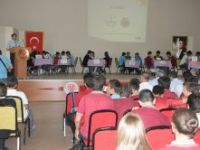 İnegöl'de bilgi yarışmasının birincisi Turgutalp oldu