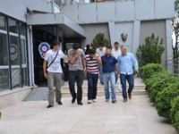 Sahte polise kimlik soran vatandaş, 4 dolandırıcıyı yakalattı