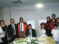 Başkan, kızının nikahını kıyarken duygulandı