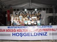 Kursiyerlerden gitar ve bağlama resitali