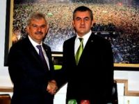 Bursaspor Başkanı Körüstan: Teknik direktörlük için hak Hikmet Karaman'ındır
