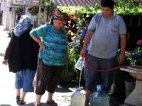 Susuz kalan Mudanyalılar çeşmelere akın etti