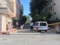 Gürcistan vatandaşı kaldırımda ölü bulundu