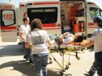 Aniden yola fırlayan çocuğa araç çarptı