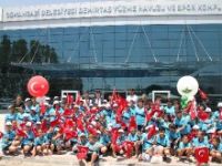 Osmangazi Belediyesi, yaz spor okullarını yüzme havuzu açılışı ile başlattı