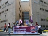 Kadın Cinayetlerini Durduracağız Platformu'ndan kadın cinayetlerine protesto